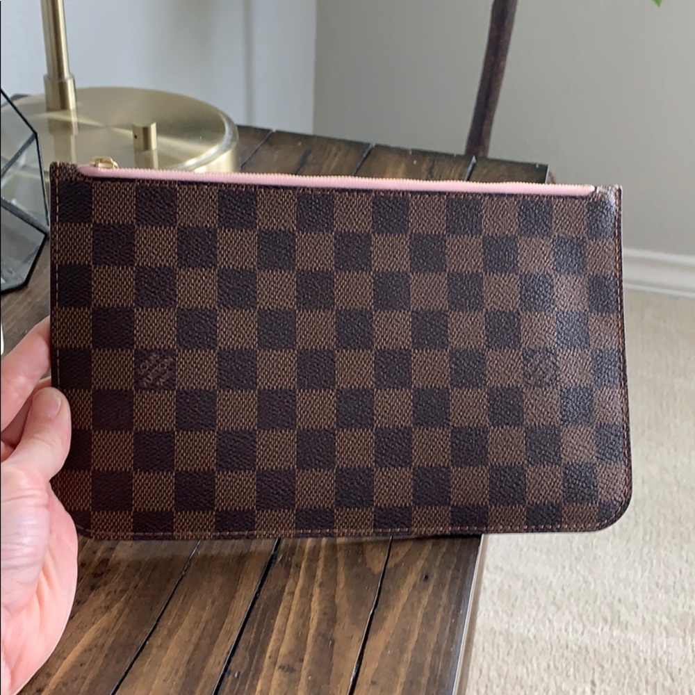 Louis Vuitton Neverful MM wristlet